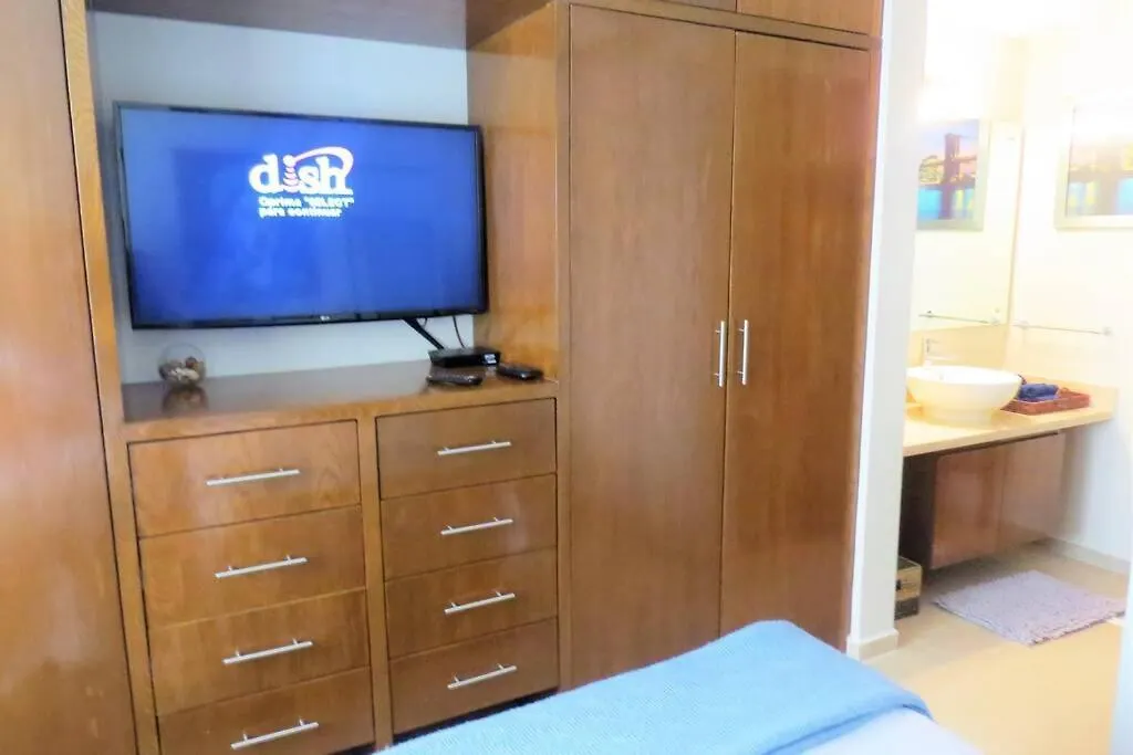 2 Bedrooms Luxury Apartment In بلايا ديل كارمن 0*,