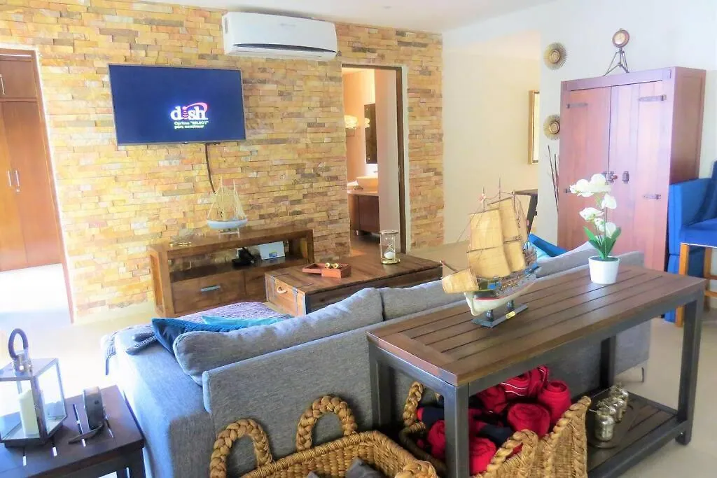 2 Bedrooms Luxury Apartment In بلايا ديل كارمن
